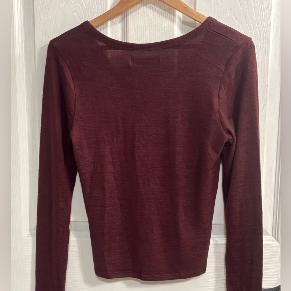 NWT Abercrombie & Fitch Women’s M Burgundy Long Sleeve Henley Top Soft - Picture 3 of 9